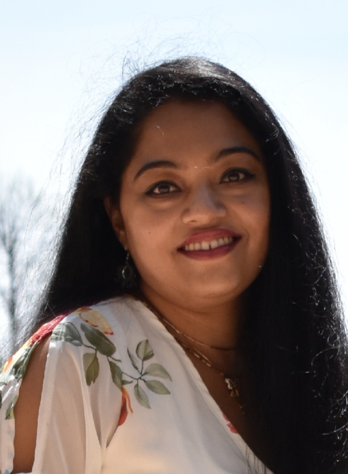 Vrajangna Patel - Resin Art & Business Coach